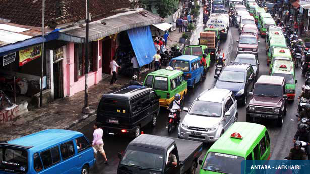 Kemacetan di sepanjang ruas jalan arteri Jakarta-Bogor