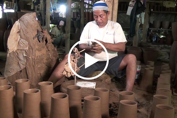 Proses Pembuatan Keramik Khas Plered