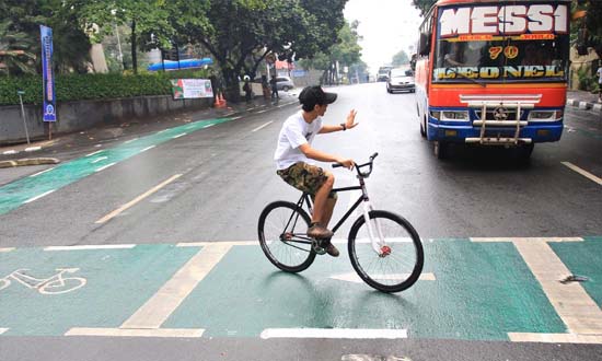 Jalur khusus sepeda di Taman Ayodia